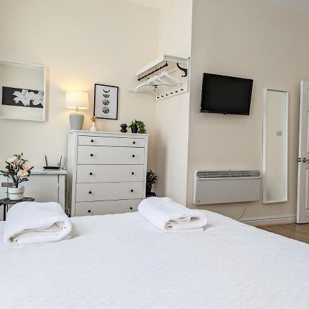 Guest Rooms In Anfiled Near Stadium, Free Parking Liverpool Exterior foto