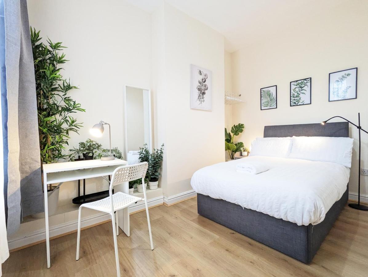 Guest Rooms In Anfiled Near Stadium, Free Parking Liverpool Exterior foto