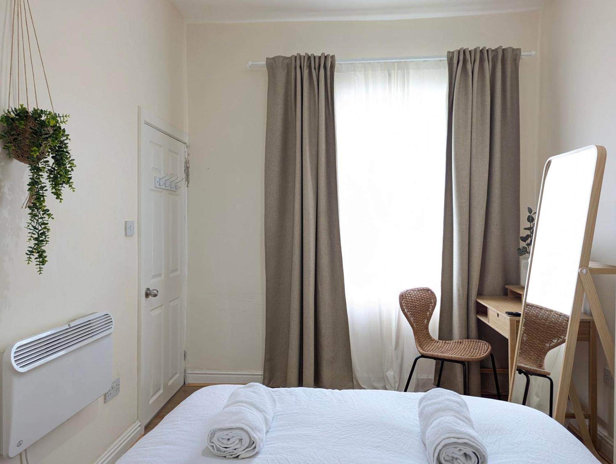 Guest Rooms In Anfiled Near Stadium, Free Parking Liverpool Exterior foto